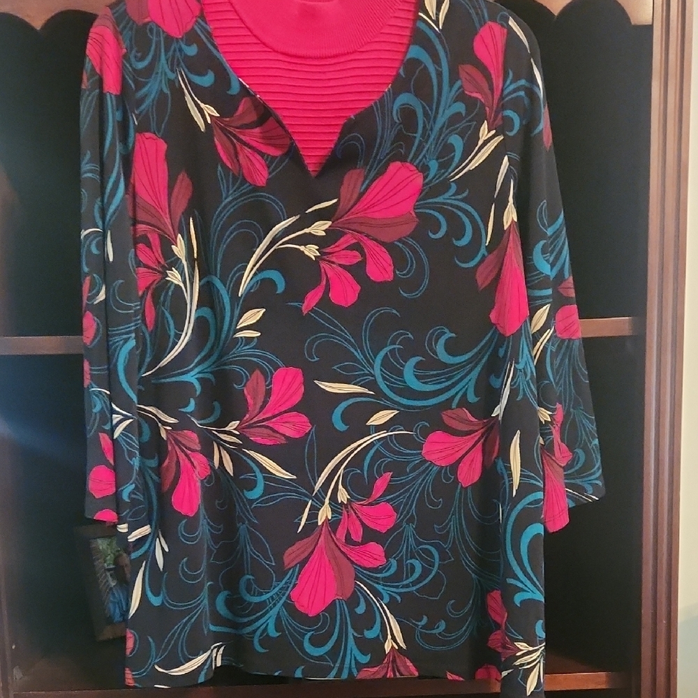 Floral Women's Top - Black and Pink